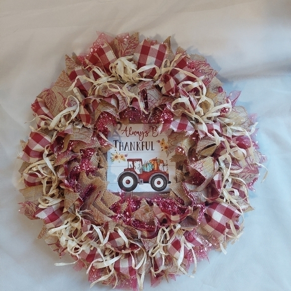 HANDMADE 18" Wreath - Picture 10 of 10